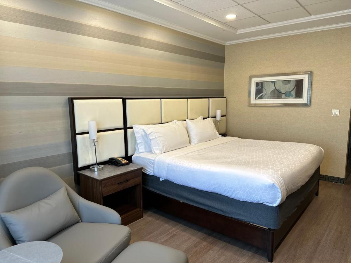 Holiday Inn Plainview-Long Island By Ihg Extérieur photo