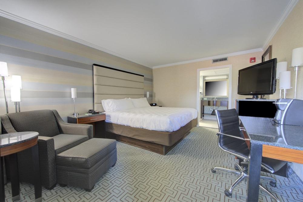 Holiday Inn Plainview-Long Island By Ihg Extérieur photo